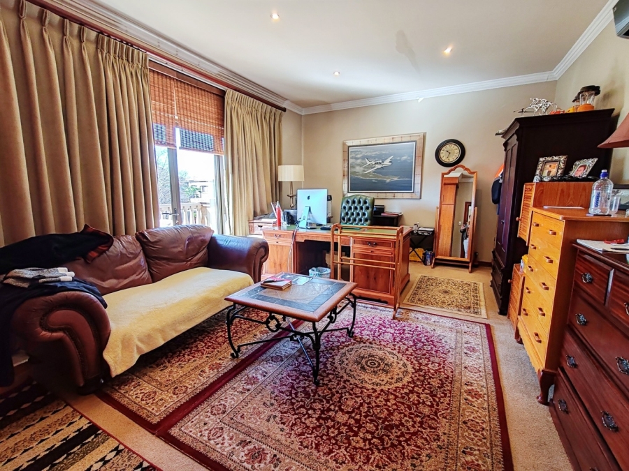 4 Bedroom Property for Sale in Van Der Hoff Park North West